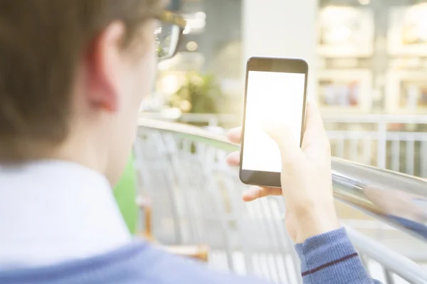 Homem usando smartphone, mock up — Fotografia de Stock