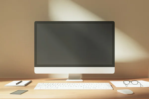 Desktop em branco com teclado — Fotografia de Stock