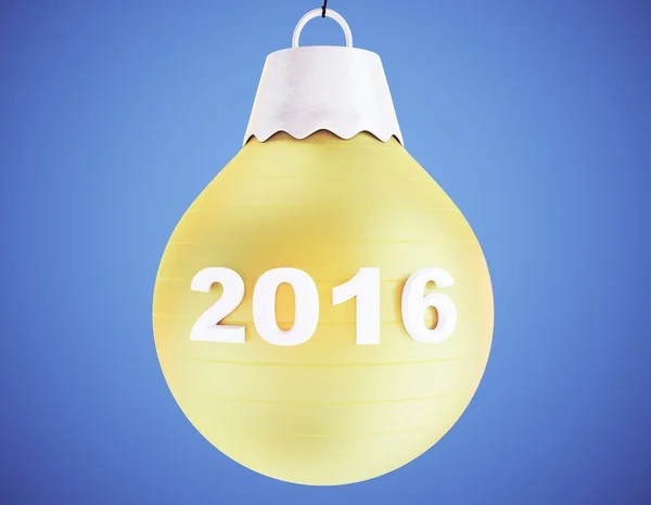 2016 árbol de Navidad bola amarilla sobre fondo azul — Foto de Stock
