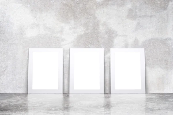 Κενή άσπρη εικόνα καρέ σε δωμάτιο άδειο πατάρι με συγκεκριμένες floo — Φωτογραφία Αρχείου