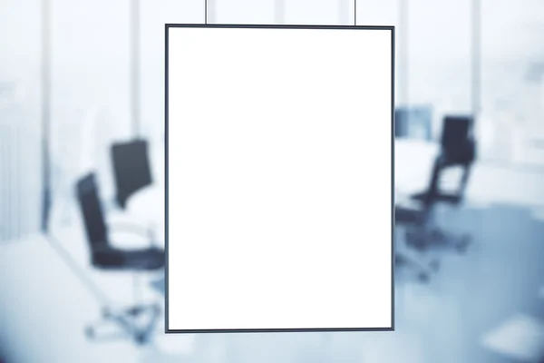 일출, 최대 모의 컨퍼런스 룸에 빈 흰색 포스터 — 스톡 사진