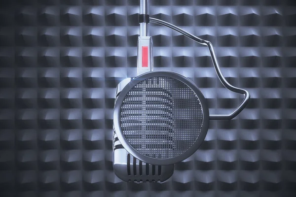 Microfone de estilo antigo em fundo cinza — Fotografia de Stock