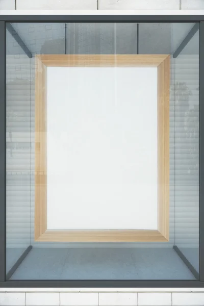 Puste rama drewniana w oknie wystawowym, makieta — Zdjęcie stockowe