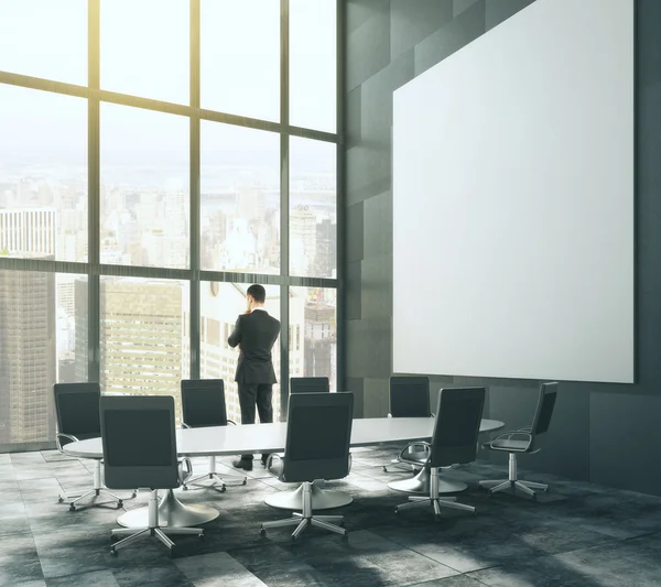 Grande immagine bianca in loft sala conferenze — Foto Stock