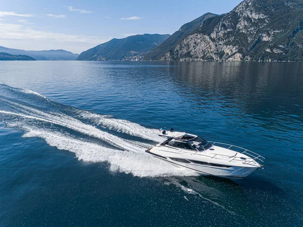 Motorboot Navigatie Vanuit Lucht — Stockfoto