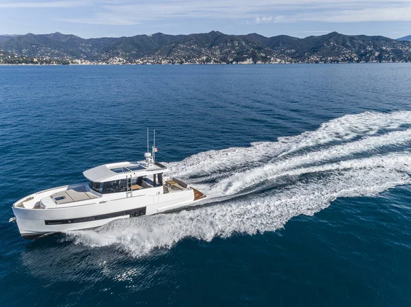 Motor Yacht Navigation Aerial Drone View — Stock Photo, Image