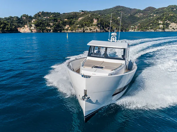 Yacht Motore Navigazione Aerea Vista Drone — Foto Stock