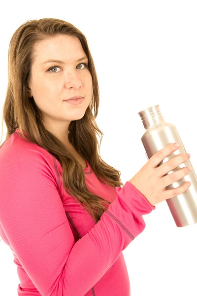 Frau in rosa hält Wasserflasche aus Edelstahl — Stockfoto