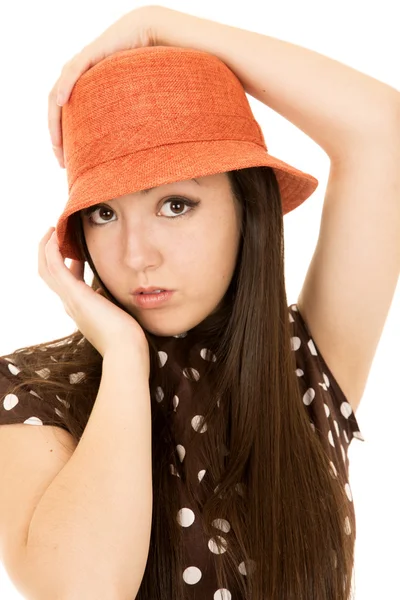 Bonita asiático americano adolescente menina modelo vestindo um chapéu laranja — Fotografia de Stock