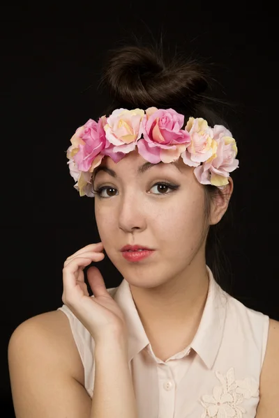 Asian American teen girl protrait with pink flowers — Stock Photo, Image