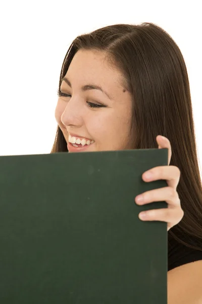 Sød Aisan Amerikansk kvindelig studerende læser en tekstbog - Stock-foto