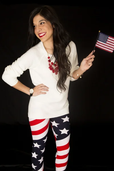 与美国的国旗和国旗紧身裤，戴着爱国的女人 — 图库照片