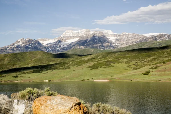 Krásný jarní horských scéna na Mount Timpanogas Utah — Stock fotografie