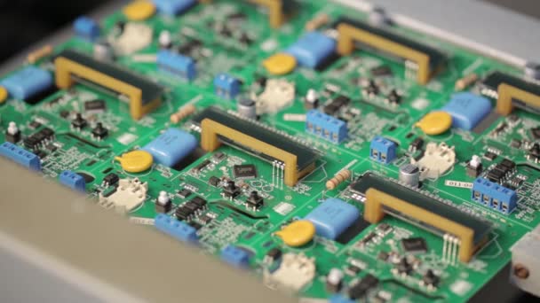 Elektronikus nyomtatott áramköri lap, nyomtatott áramköri lap, PCB gyártása — Stock videók