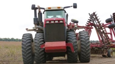 Disk ekicilerle mekanize tarla