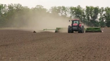 Disk ekicilerle mekanize tarla