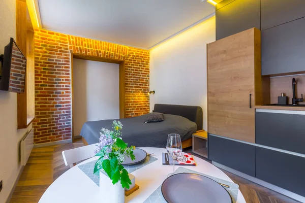 Fotografia Interni Stile Loft Piccolo Appartamento Con Luce Calda Cucina — Foto Stock