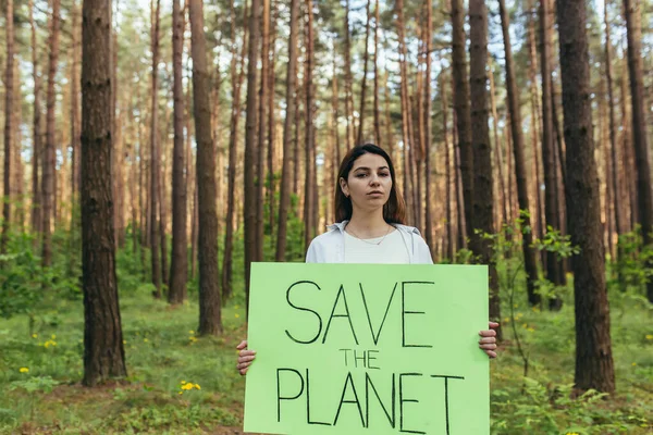 Jovem Ativista Floresta Com Cartaz Salvar Planeta Voluntário Luta Com — Fotografia de Stock
