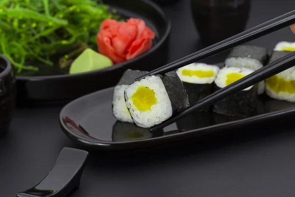 Japanese cuisine. Sushi. — Stock Photo, Image