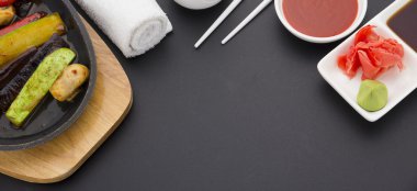 Japon mutfağı. Suşi taze malzemelerle.