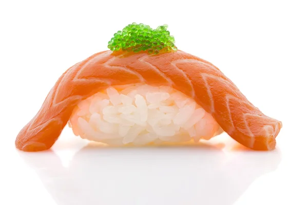 Japanische Küche. Sushi mit frischen Zutaten. — Stockfoto