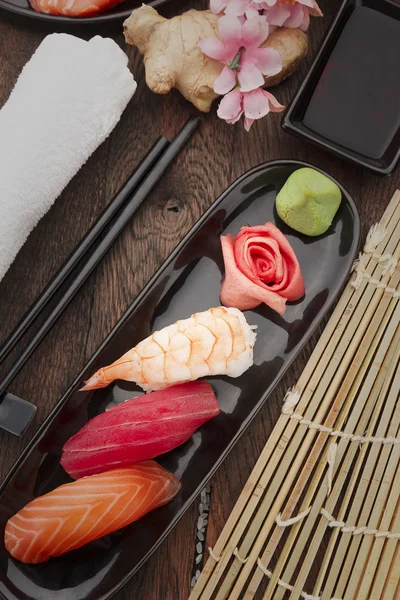 Japanese cuisine. Sushi — Stock Photo, Image