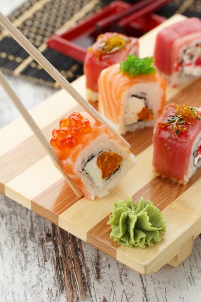 Japanese cuisine. Sushi — Stock Photo, Image