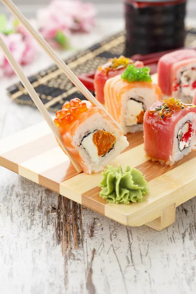 Japanese cuisine. Sushi — Stock Photo, Image