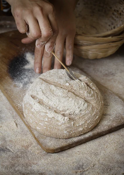 Frisches Brot. Backen. — Stockfoto