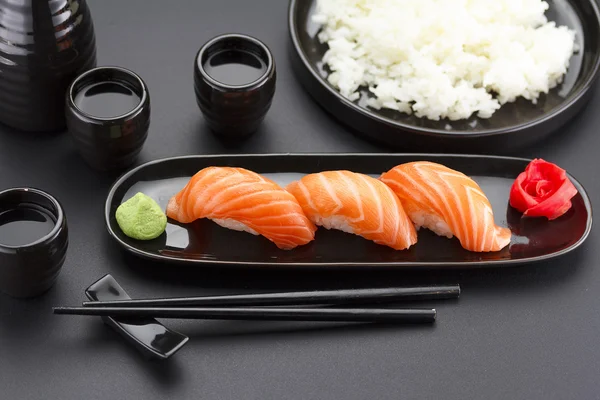 Japanese cuisine. Sushi. — Stock Photo, Image