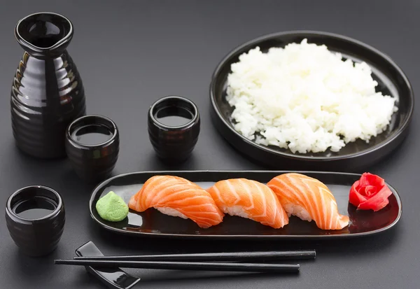 Japanese cuisine. Sushi. — Stock Photo, Image