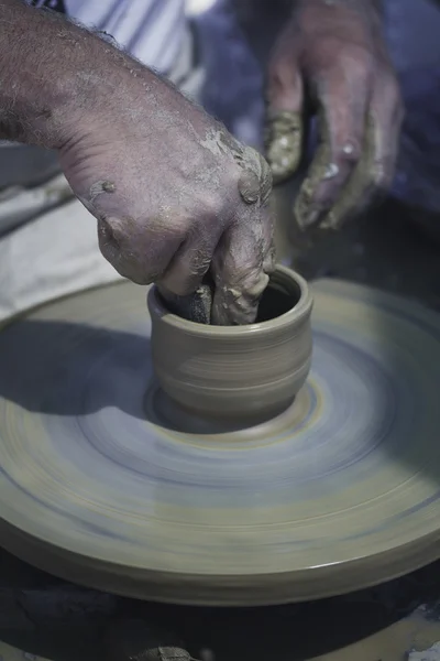 Artisan hands making clay pot — Stock Photo, Image