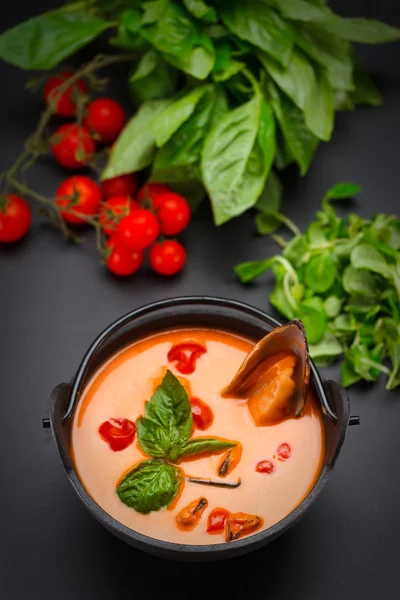 贻贝美味西红柿汤 — 图库照片