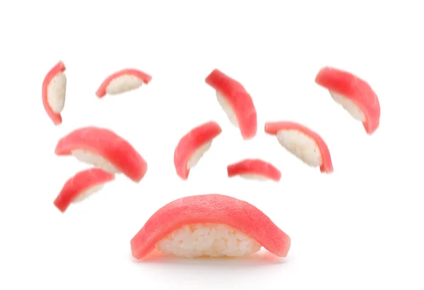 Sushi nigiri de atún aislado — Foto de Stock