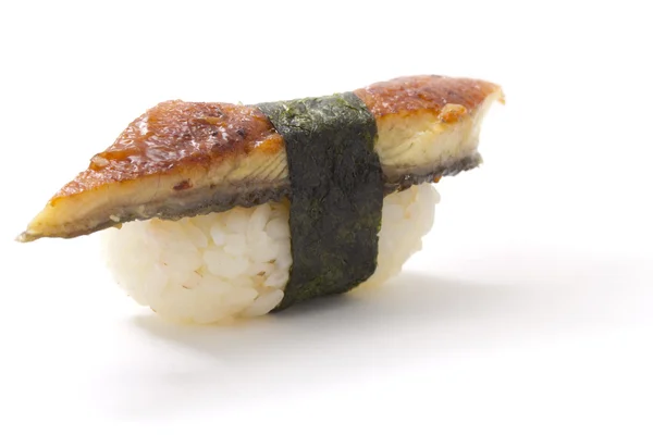 Yılan balığı suşi nigiri beyaz zemin üzerine izole — Stok fotoğraf