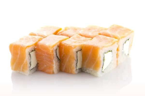 Sushi roll with salmon and cheese isolated on white background. Philadelphia maki. — Stock Photo, Image