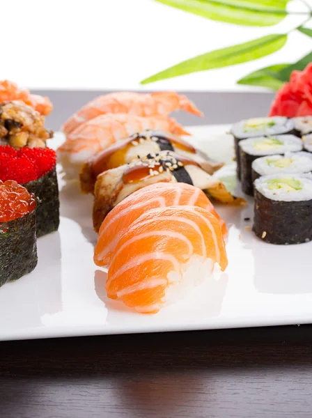 Cocina japonesa. Sushi. . — Foto de Stock