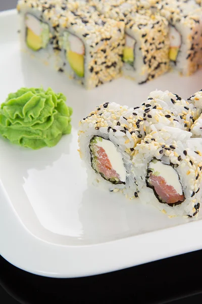 Cocina japonesa. Set de sushi sabroso . —  Fotos de Stock