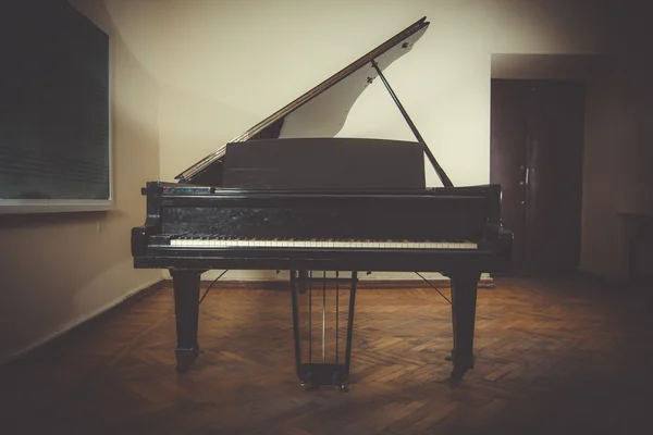 Μια εικόνα του μουσική δωματίου. Πιάνο στην τάξη. — Φωτογραφία Αρχείου