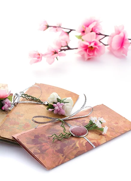 Hand made wedding invitation with flower decoration — Stock Photo, Image
