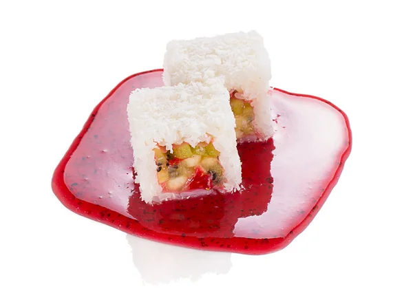 Sladké sushi roll izolované na bílém pozadí — Stock fotografie