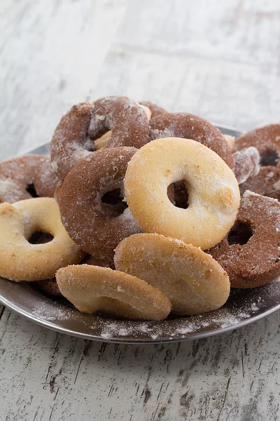 Verse koekjes op houten vintage achtergrond — Stockfoto