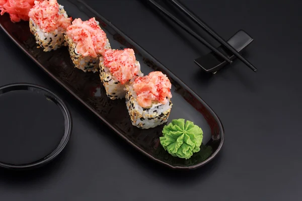 Premium jakości sushi na czarnym tle — Zdjęcie stockowe