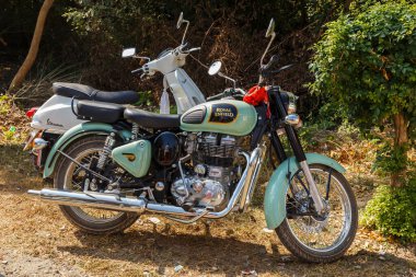 Royal Enfield klasik 350 motosiklet