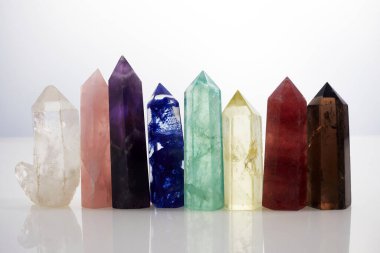 Çakra kristalleri iyileşiyor. Meditasyon, Reiki ya da ruhsal iyileştirme.