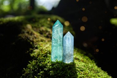 Gemstone minerallerinin gizemli bir doğası var. Kristal Ayini için Sihirli Kaya, ruhani uygulamalar.