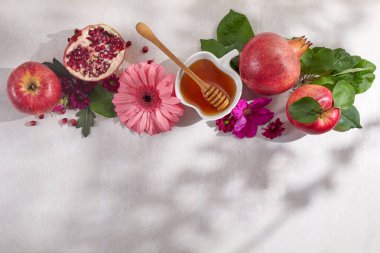 Rosh hashanah, Yahudi Yeni Yıl tatili. Travertin taşı arka planında geleneksel veya dini semboller kavramı