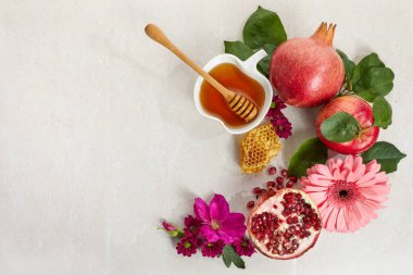 Rosh hashanah, Yahudi Yeni Yıl tatili. Travertin taşı arka planında geleneksel veya dini semboller kavramı