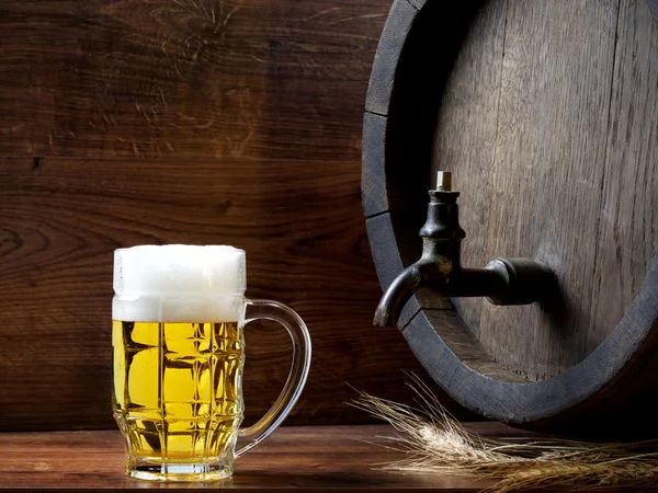 Beer with barrel — Stock Photo, Image