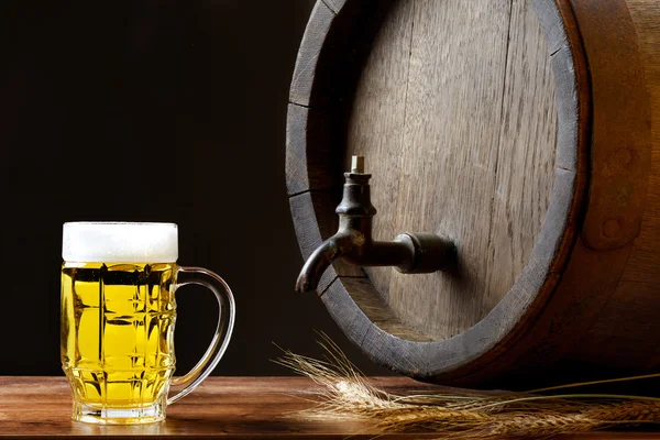 Cerveza con barril — Foto de Stock